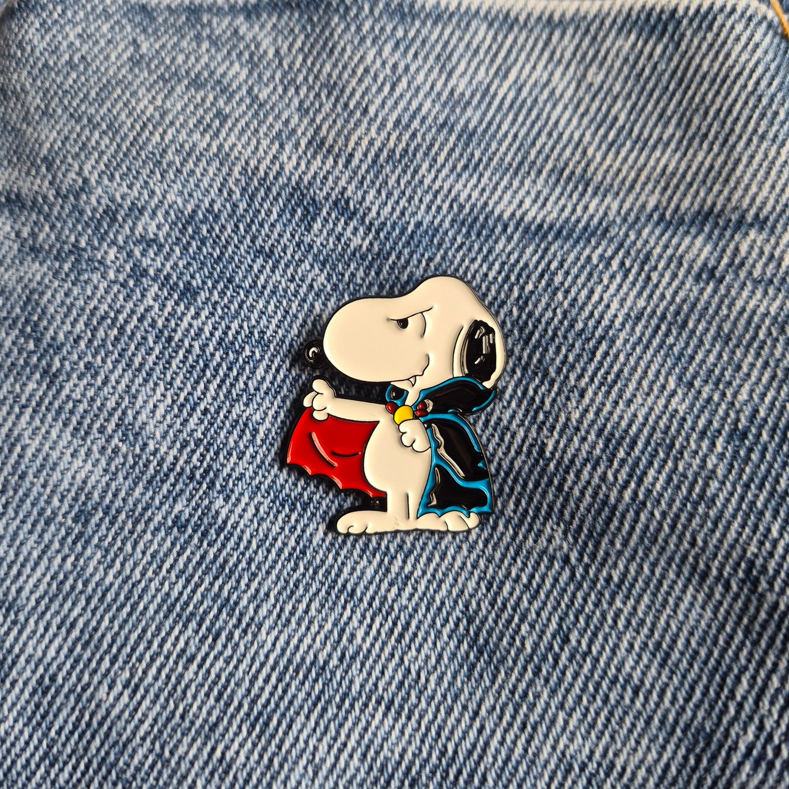 Pin Snoopy Dracula